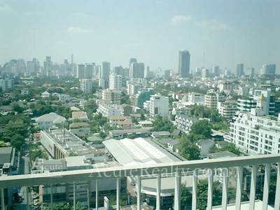 pic brand new condo in Thonglor