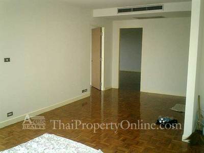 pic Condo in Sukhumvit area with 2 beds