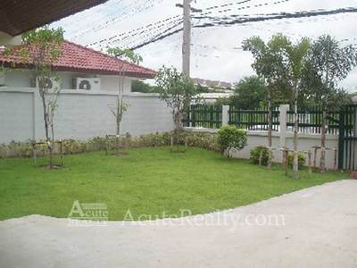 pic Single house for rent on Bangna
