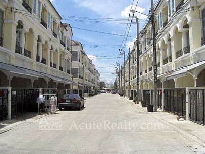 pic 3-storey-town house
