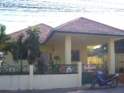 pic Detached bungalow ,4 Bedrooms