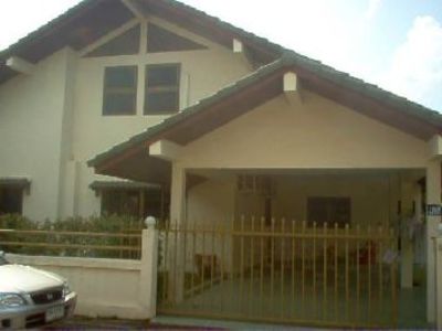 pic Double storey house in East Pattaya