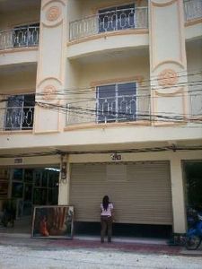 pic Empty shophouse in South Pattaya