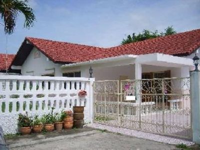 pic Bungalow near the Mabprachan Reservoir