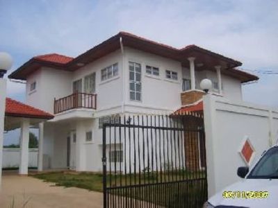 pic Double storey house in Mabprachan