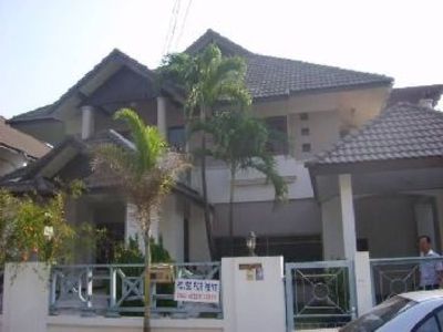 pic Double storey house in Central Pattaya