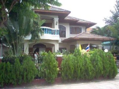 pic Detached double storey house in Naklua