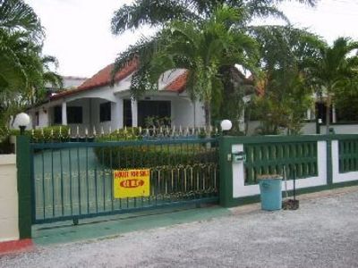 pic Detached bungalow 2 bathrooms