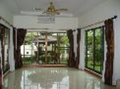 pic Detached Bungalow with Swimmingpool