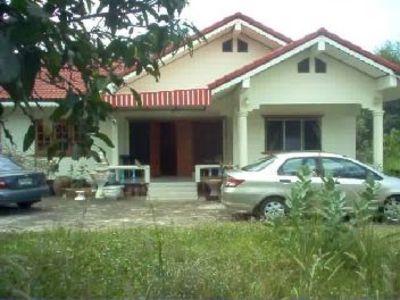 pic House on 2 rai of land in Sathahip