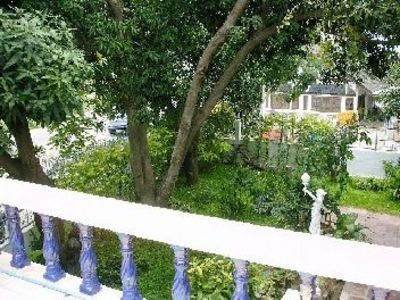 pic Surrounded by a 330sqm mature garden