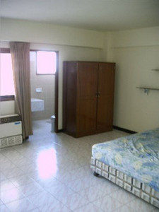 pic 96 room freehold hotel 