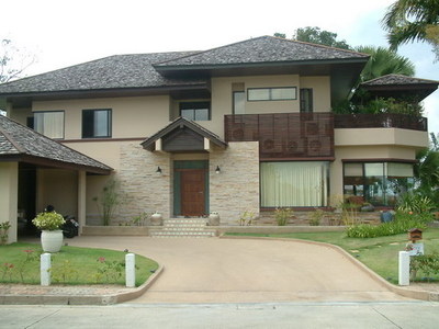 pic Contemporary Thai rooflines living