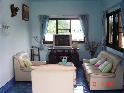 pic Attractive 3 bedroom home 