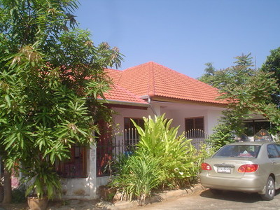 pic Partially furnished single storey house 