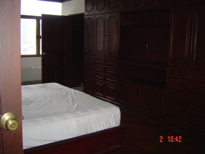 pic Shumvit soi 19 ,Very big 4bedroom unit