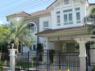 pic A lovely detached villa style house