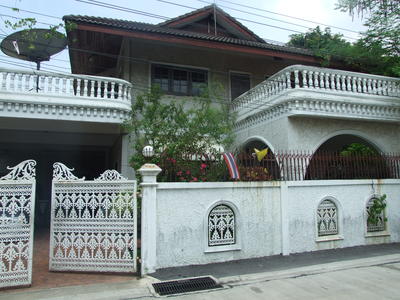 pic Luxurious House at Pattanakarn