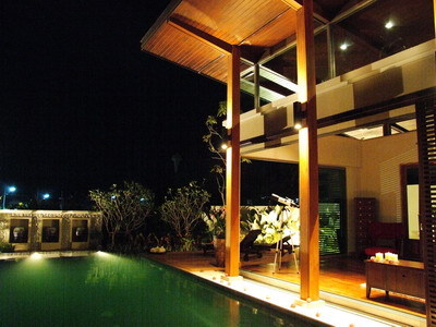 pic A vast wooden veranda links all areas