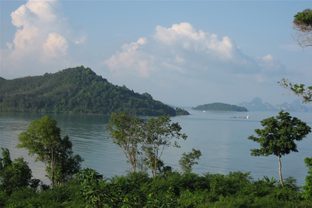 pic Gently sloping hillside land 