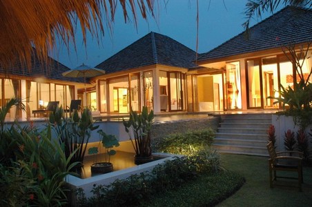 pic An elegant three bedroom pool villa