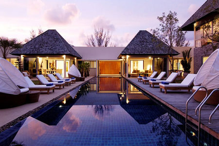 pic This exquisite, large,contemporary villa
