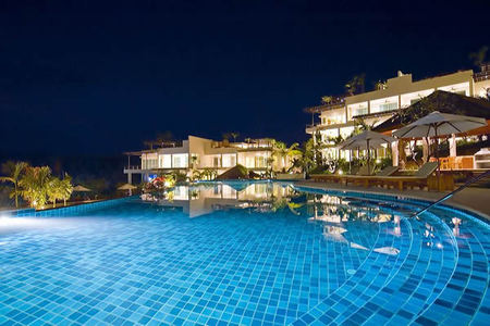 pic Situated on a gentle sloping hillside