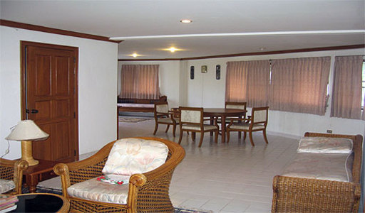 pic  Ruamchock Condo 2 (127 Sq.m) 