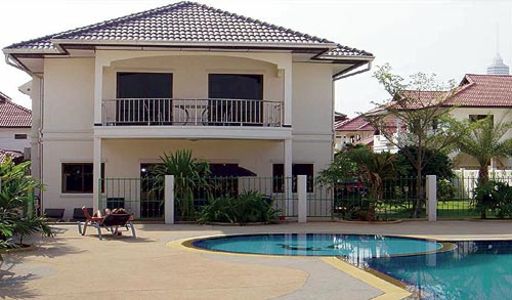 pic Royal Park Village : Two storey house