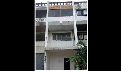 pic Soi Chaiyapruk (*** Sq.m) Three storey