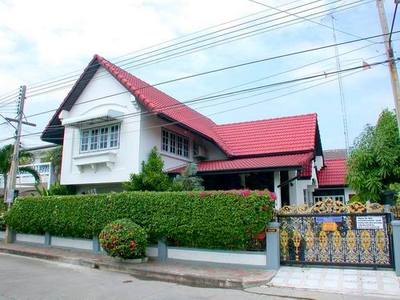 pic 2 Storey house, close to Third road