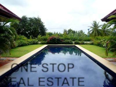 pic Luxury 3 Storey Thai Bali Villa