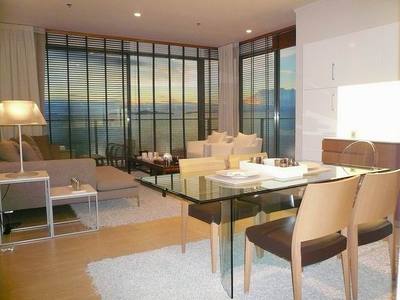 pic Northpoint Luxury Condo beachfront