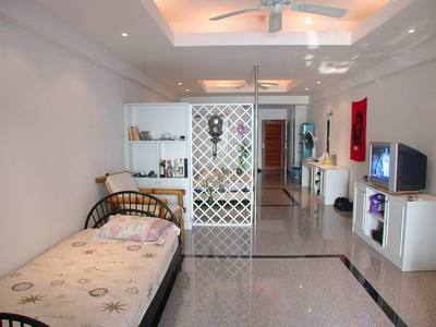 pic Jomtien Complex, Two Deluxe Studios