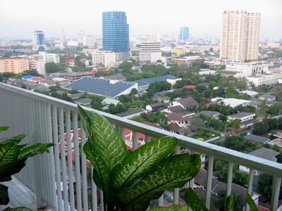 pic Thonglor, Noble Ora: 60's Style