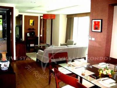 pic 3-bedroom luxury condo  