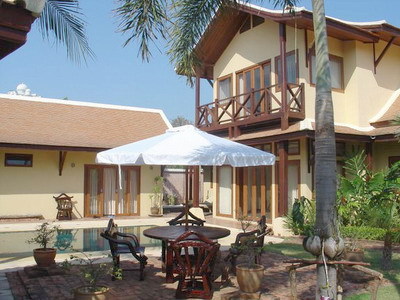 pic Private house with private swimming pool