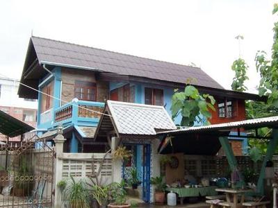 pic  Two bedrooms house in the city