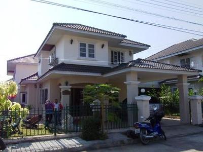 pic Three bedrooms famely house