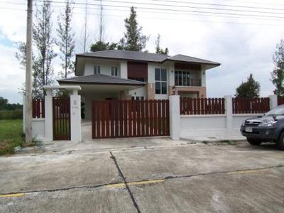 pic New 4 bedrooms house for sale and rent