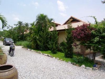 pic Four bedrooms family home in Paradise