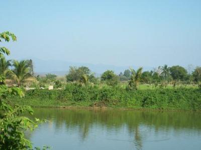 pic Large Land with a Large Lake