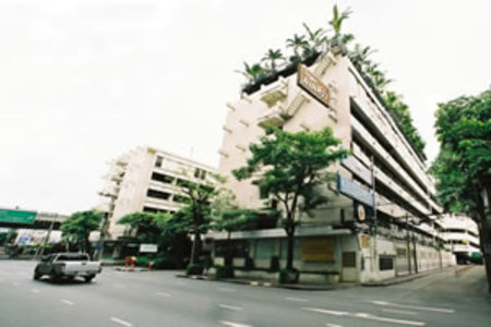 pic Manohra Hotel 412 Surawongse Road
