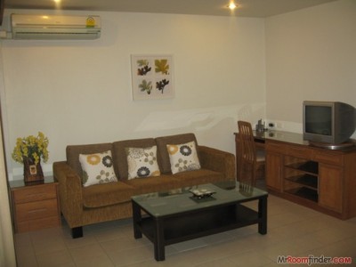 pic Newer Studio Condo