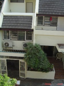 pic Townhouse (Ekamai Avail December)