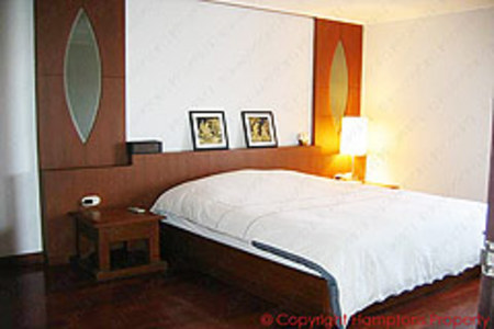 pic Beautifully furnished 3 bedroom unit