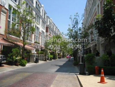 pic 4BR TOWNHOUSE BEST COMPOUND IN THONGLOR 