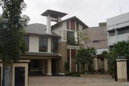 pic A superbly presented contemporary house