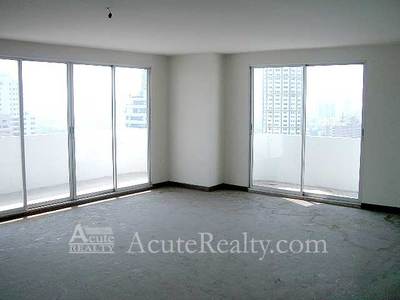 pic 3br, big living room, all have balcony