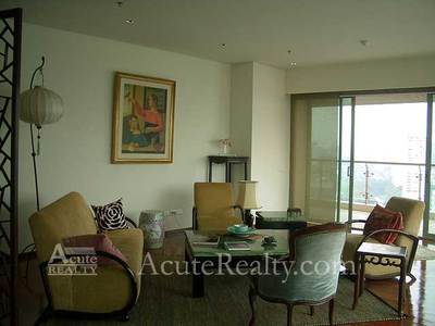 pic Luxury condo with corner unit  